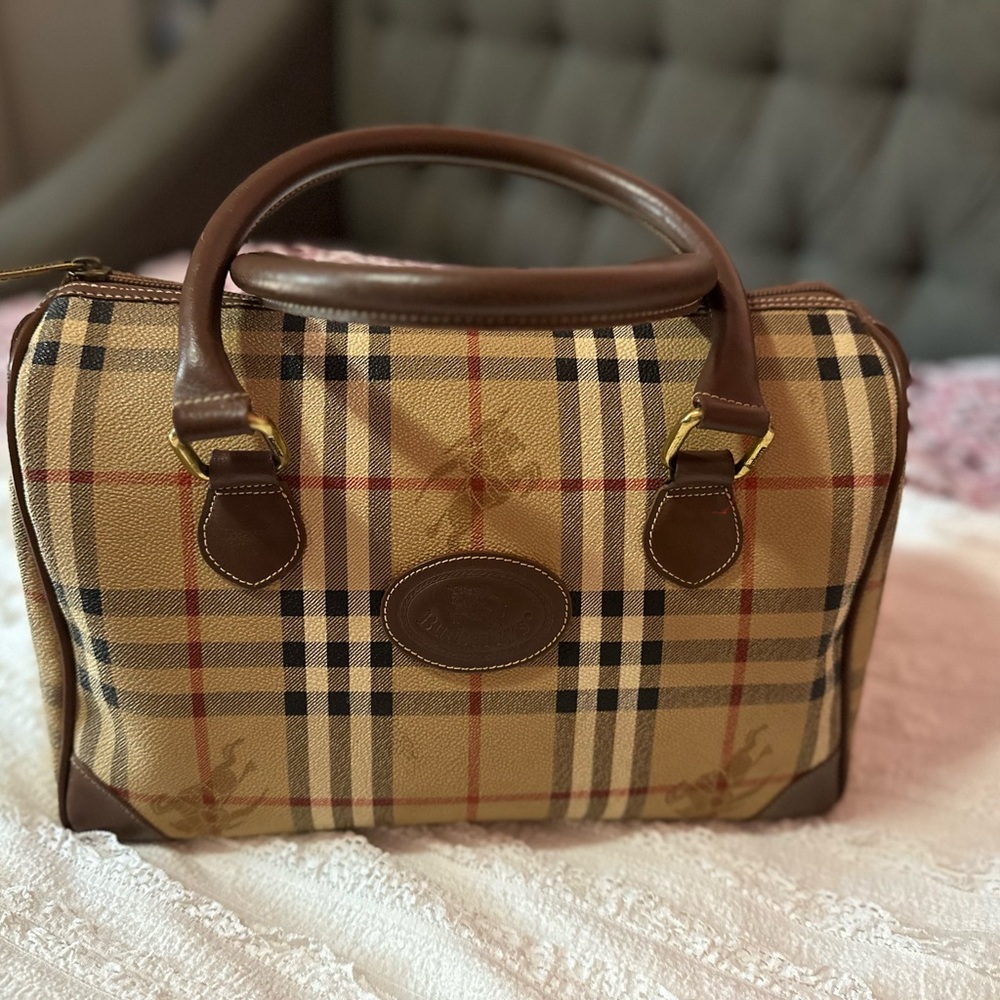 Classic Tan vintage boston burberry